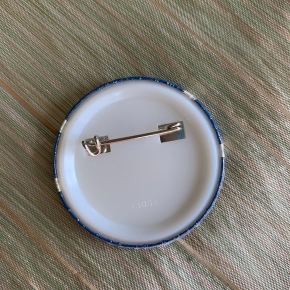 VINTAGE pin! - Picture 2 of 3